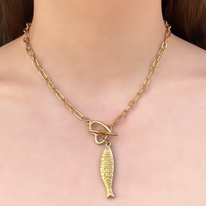 Collar Dorado Corazón Pez Acero de Titanio 4E7