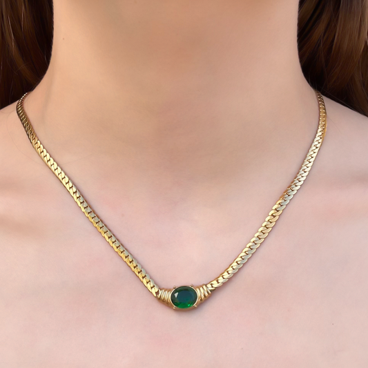 Collar Dorado de Piedra Verde  Acero de Titanio 1o5