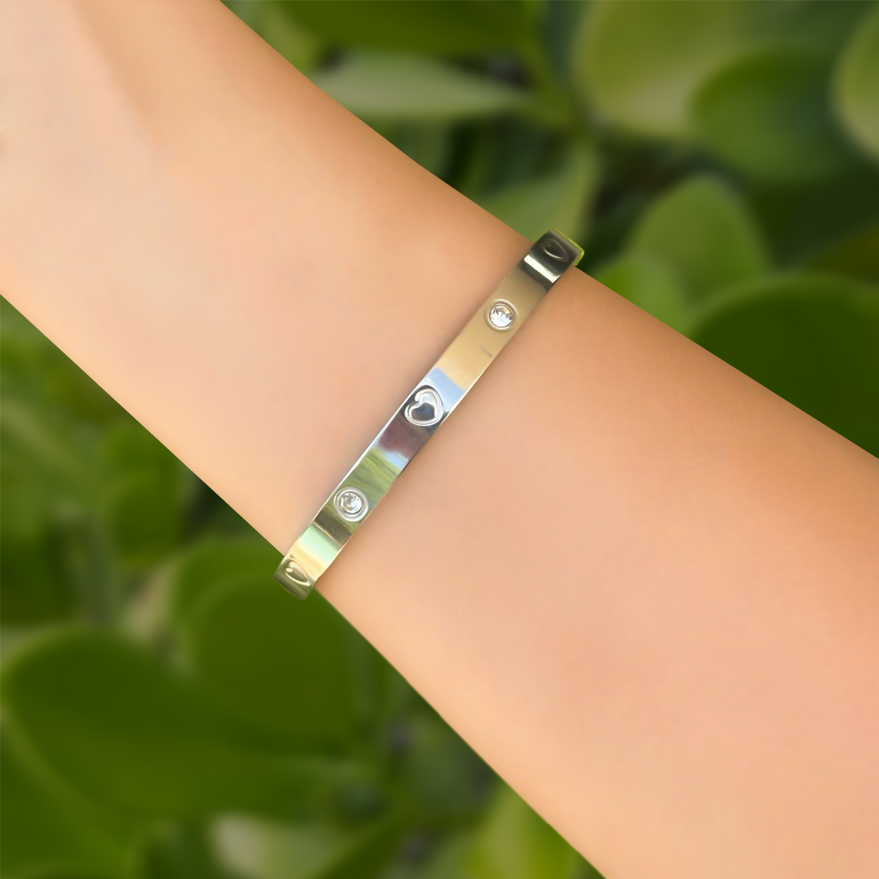 Pulsera Plateada Dura de Corazón Con Zirconias Acero Inoxidable