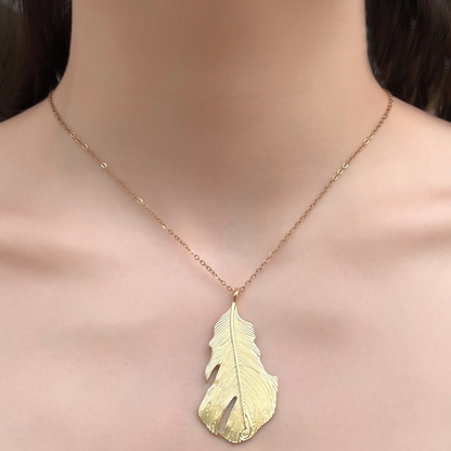 Collar Dorado Hoja Acero Inoxidable 2A6