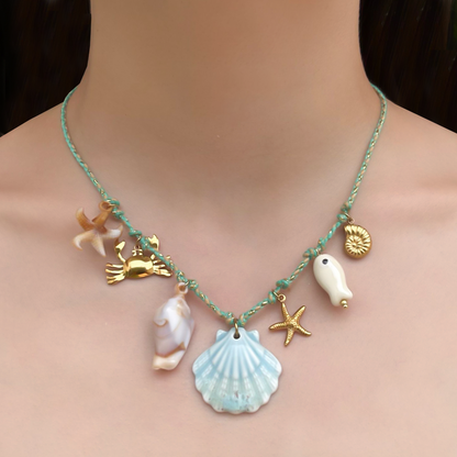 Collar de Hilo Verde Charms Concha Blue  1W4