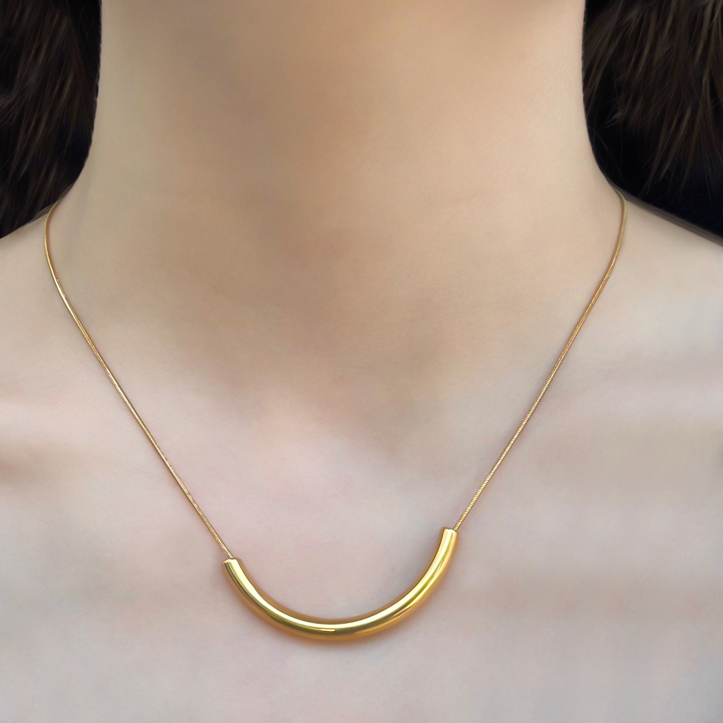 Collar Barra Dorada  Acero Inoxidable 1T4