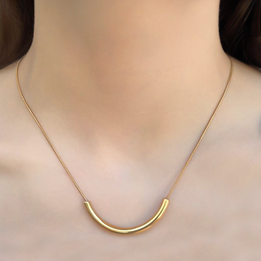 Collar Barra Dorada  Acero Inoxidable 1T4