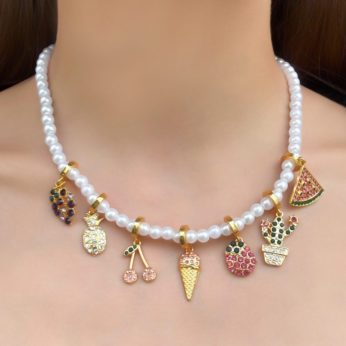 Collar Perlitas con Charms Variados