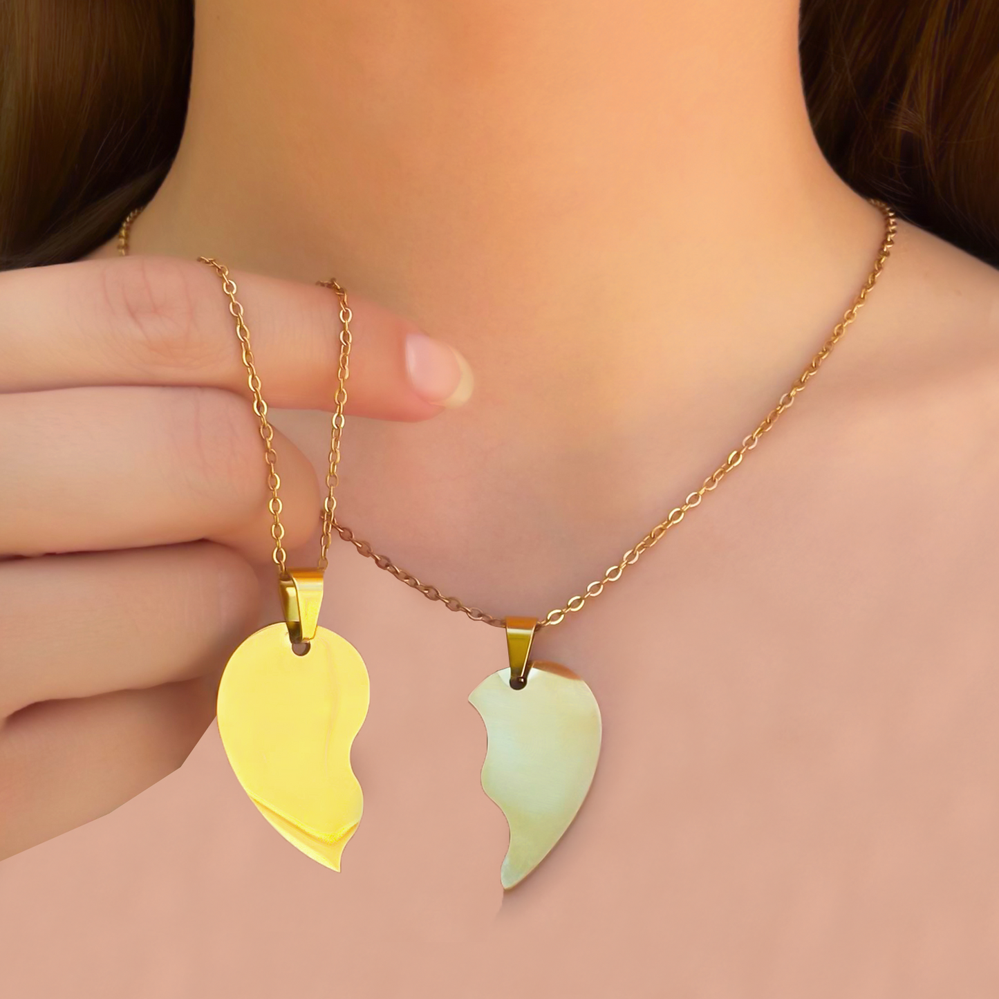 Collar Dorado Medio Corazon 2pz Acero Inoxidable