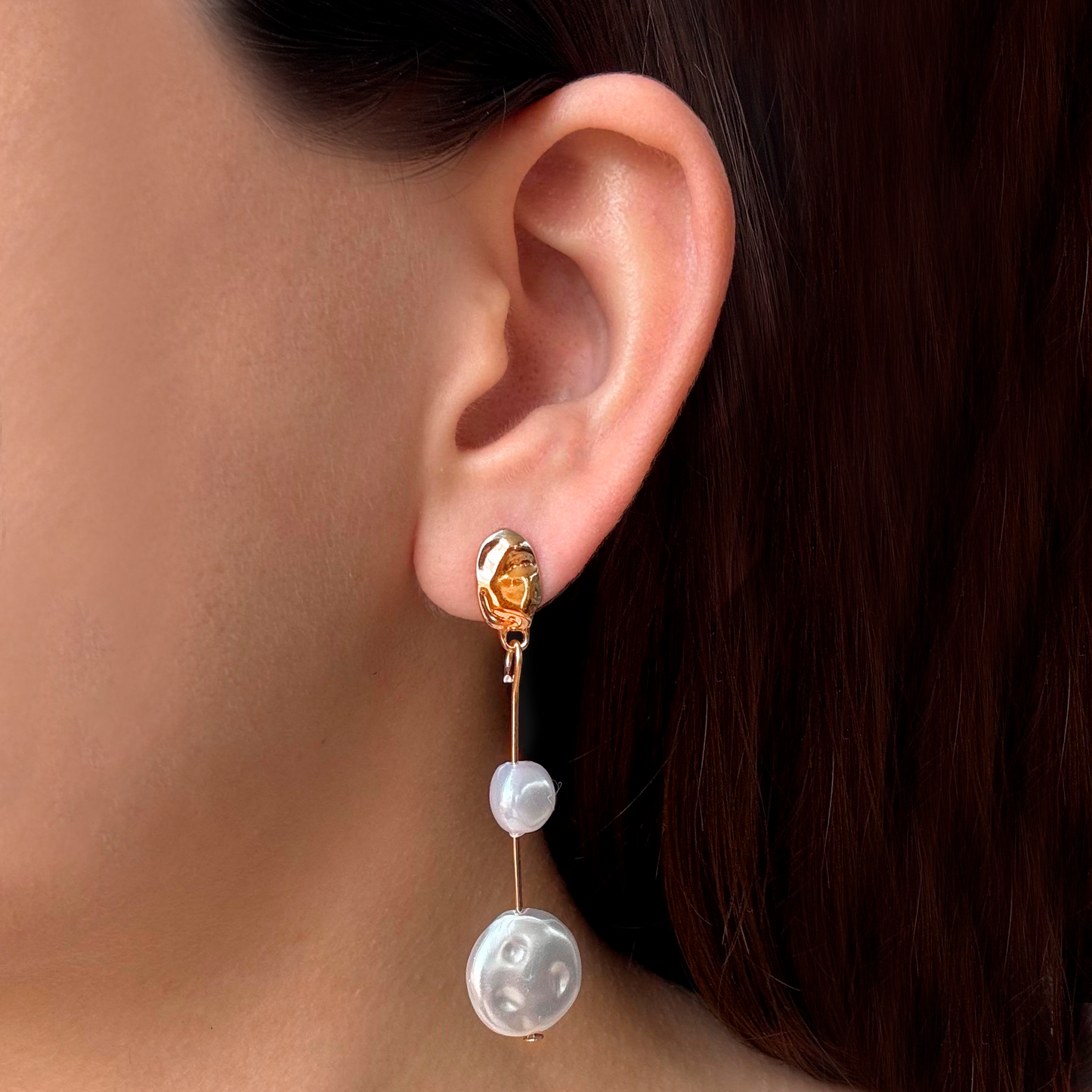 Aretes Dorados de Concha Irregular  1A6