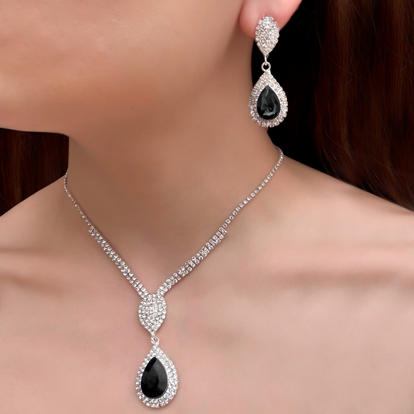 Collar y Aretes Pedrería Negro 1u8