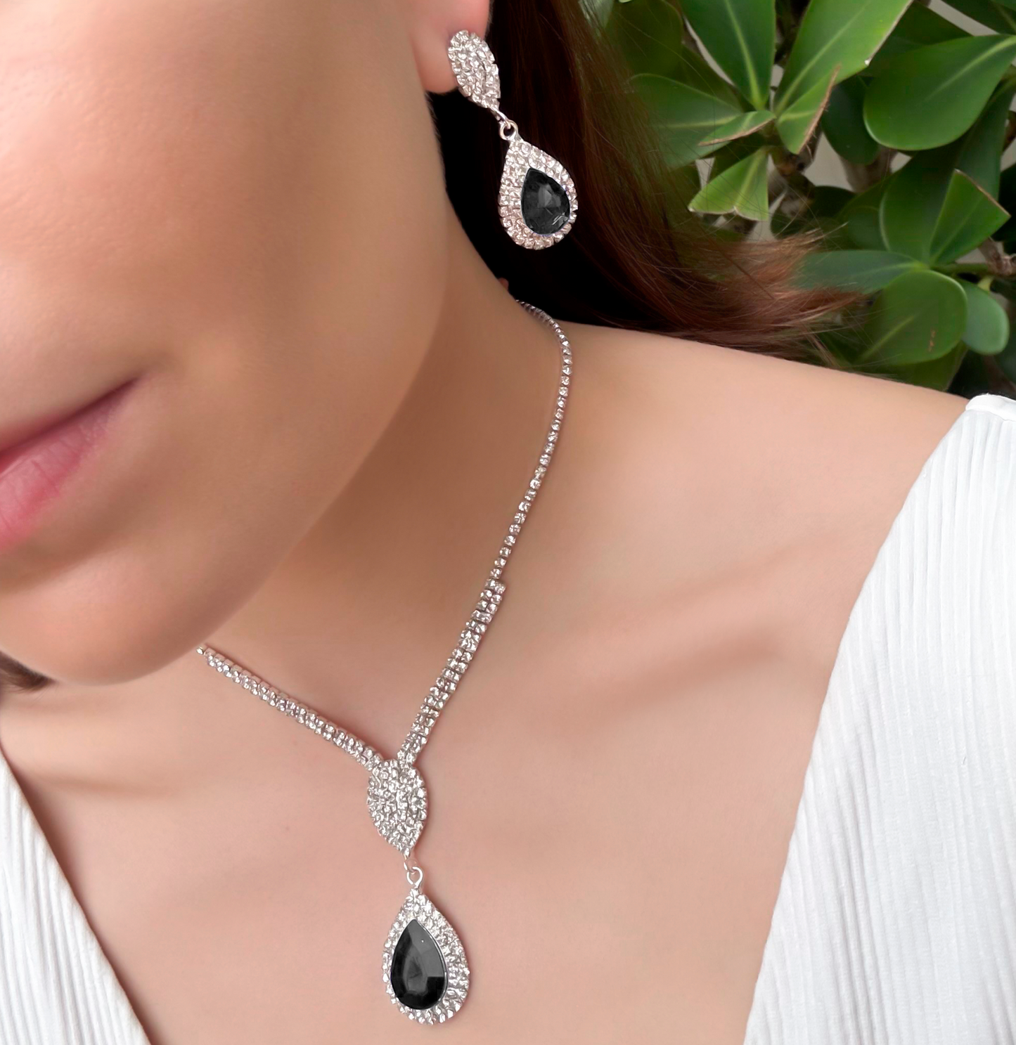 Collar y Aretes Pedrería Negro 1u8