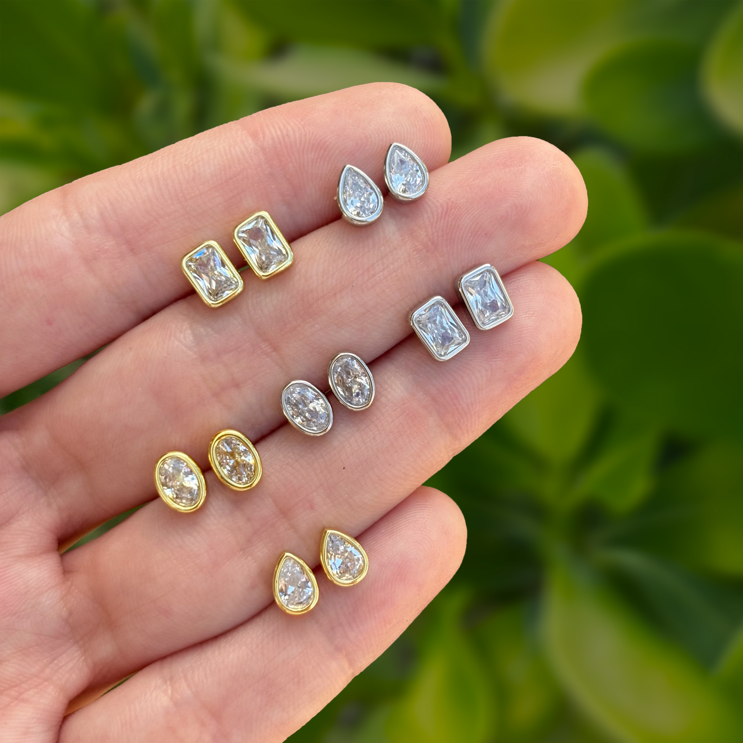 Aretes Plateados Mini Gota Chapa de Oro Az103