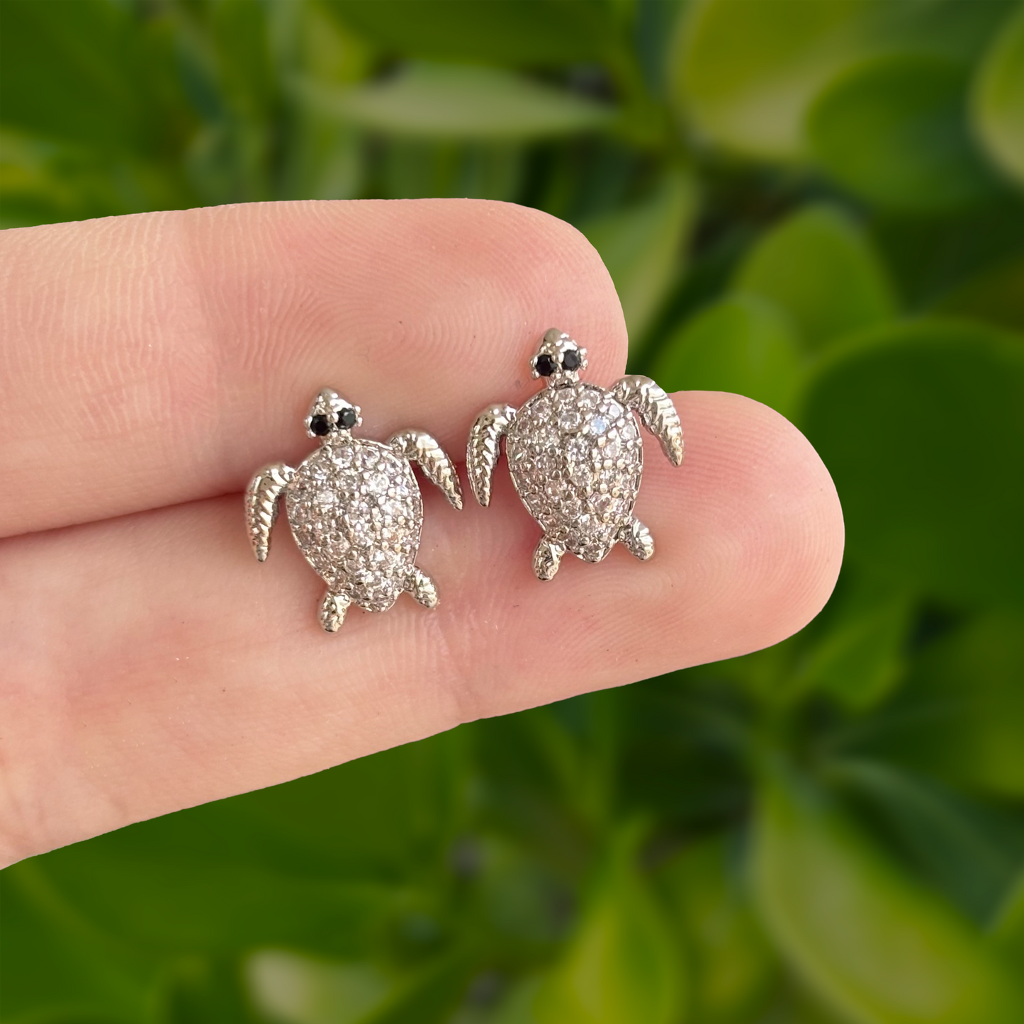 Aretes Tortuga Plateada Zirconia Negra Chapa de Oro Az189