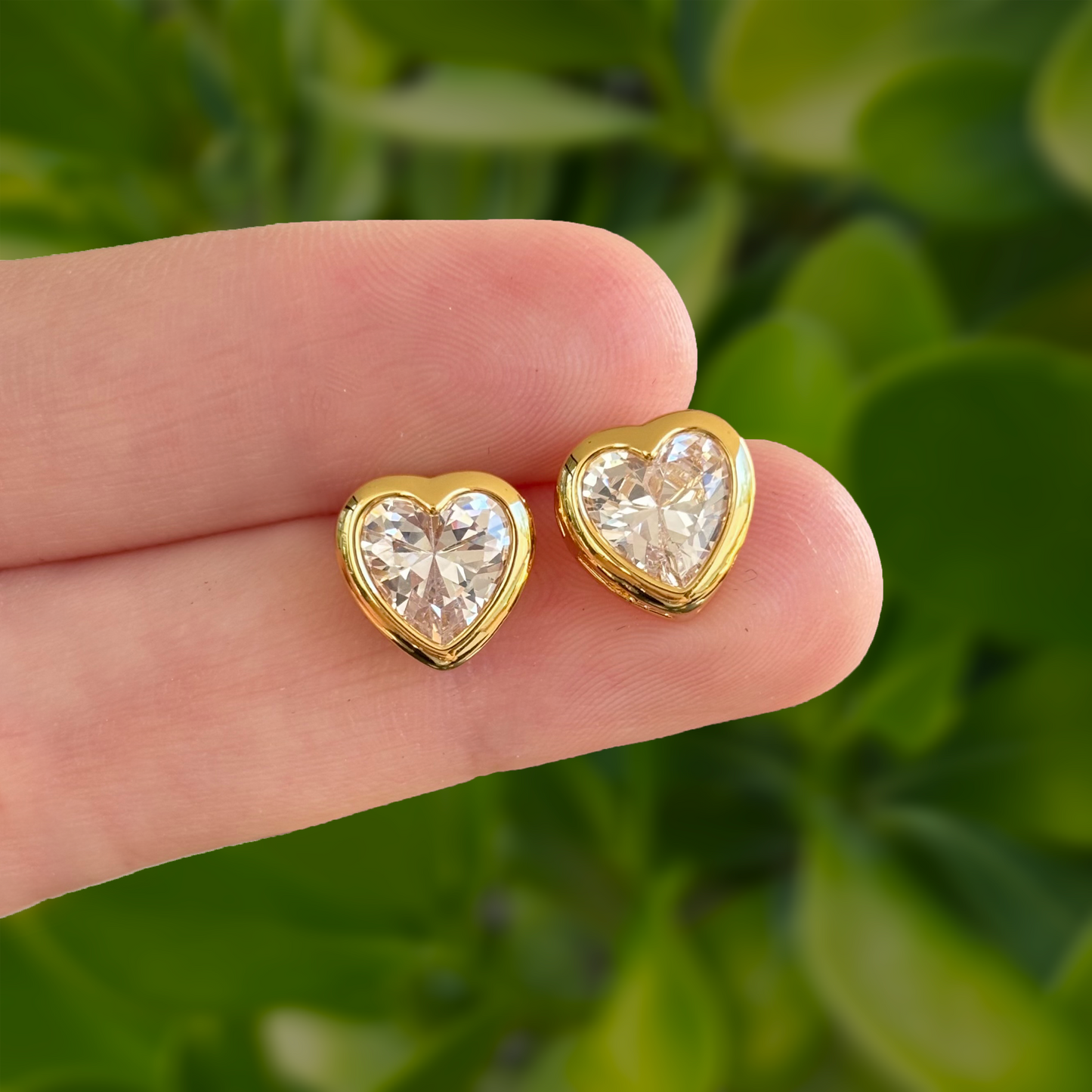 Aretes Dorados Corazón Zirconia Chapa de Oro Az392