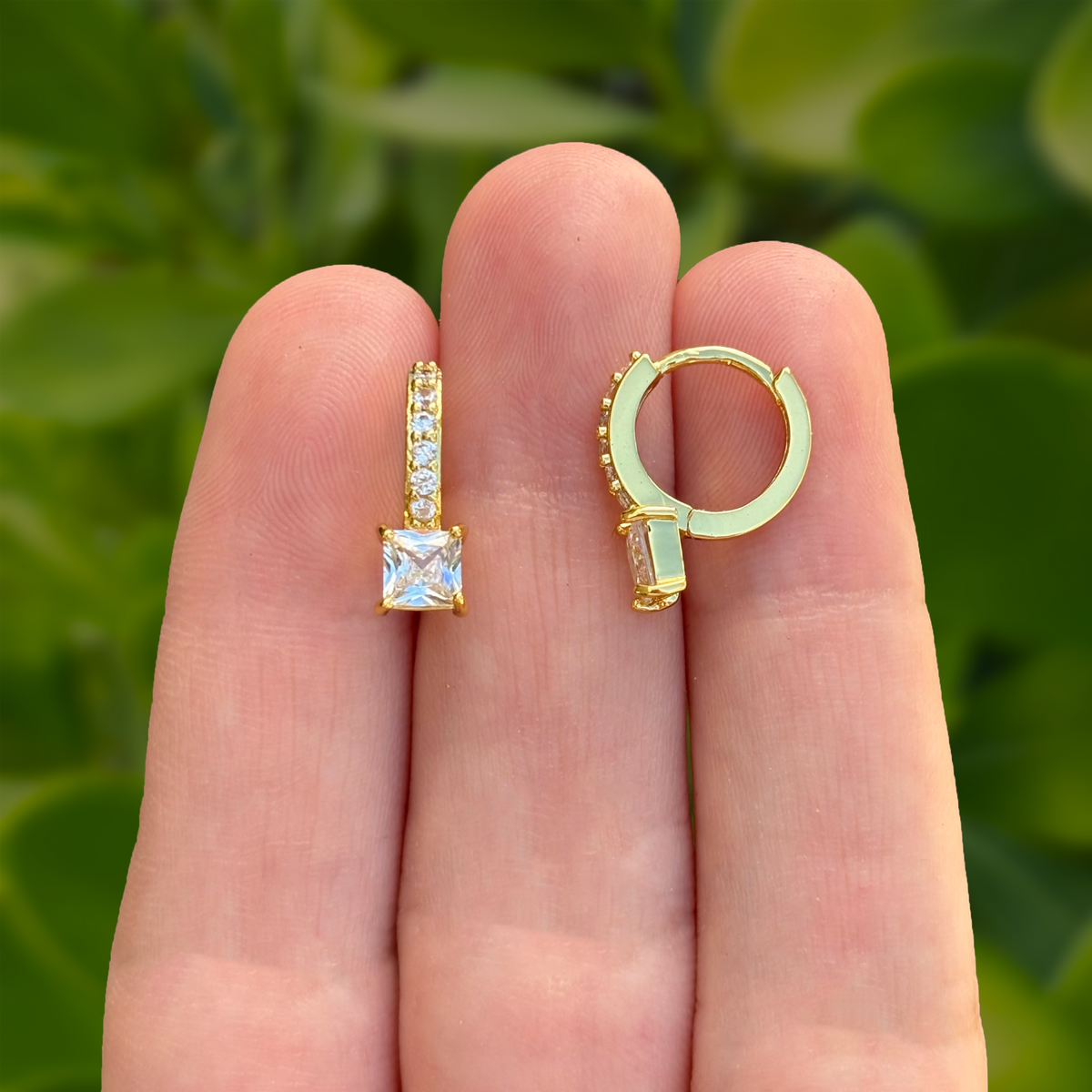 Aretes Arracada Dorada Zirconias Chapa de Oro