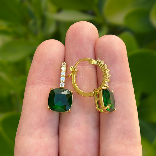Aretes Arracada Dorada Zirconia Verde Chapa de Oro C635