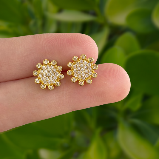 Aretes Dorados Flor de Zirconias Chapa de Oro Az111