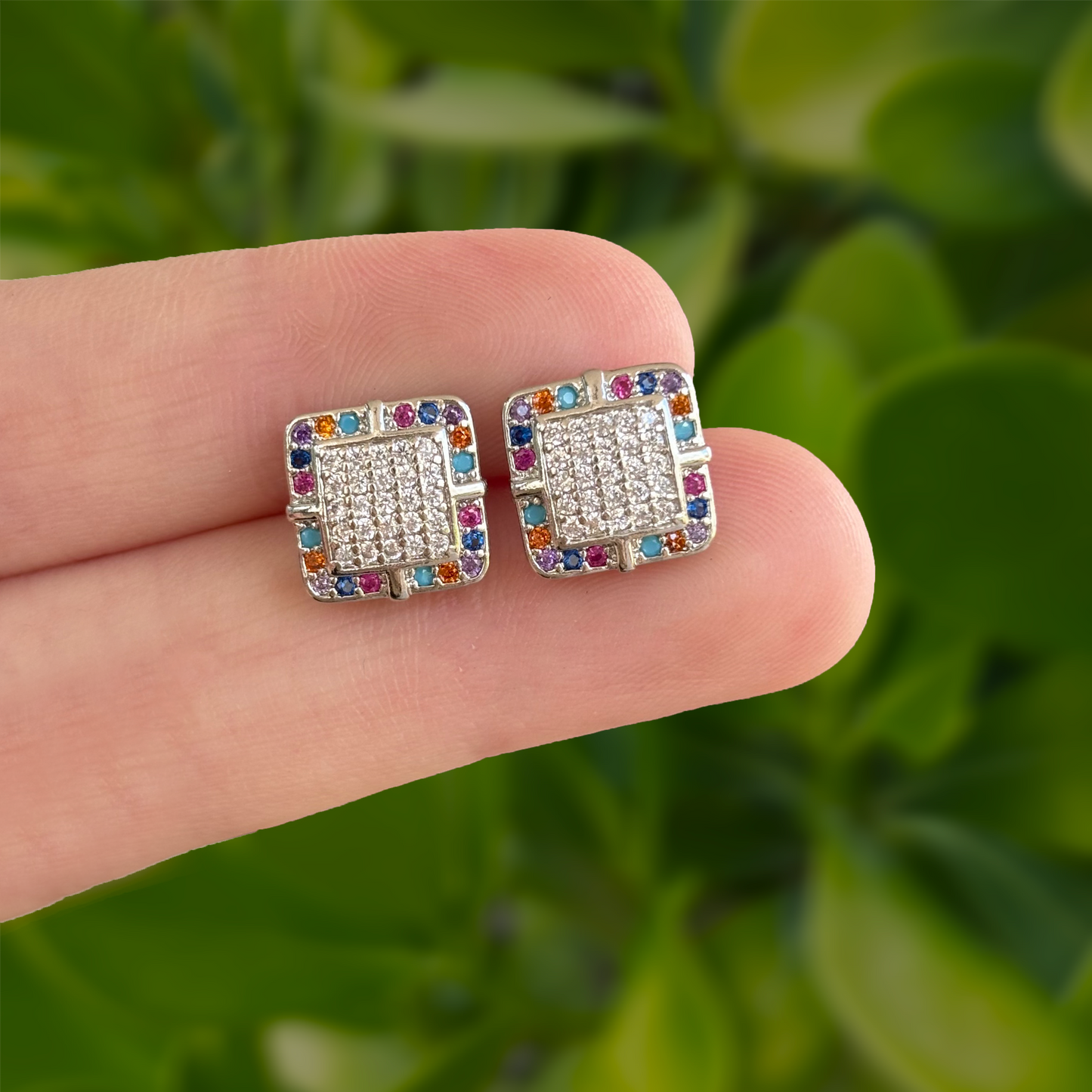 Aretes Cuadrados Plateados con Zirconias de Colores Chapa de Oro Az127