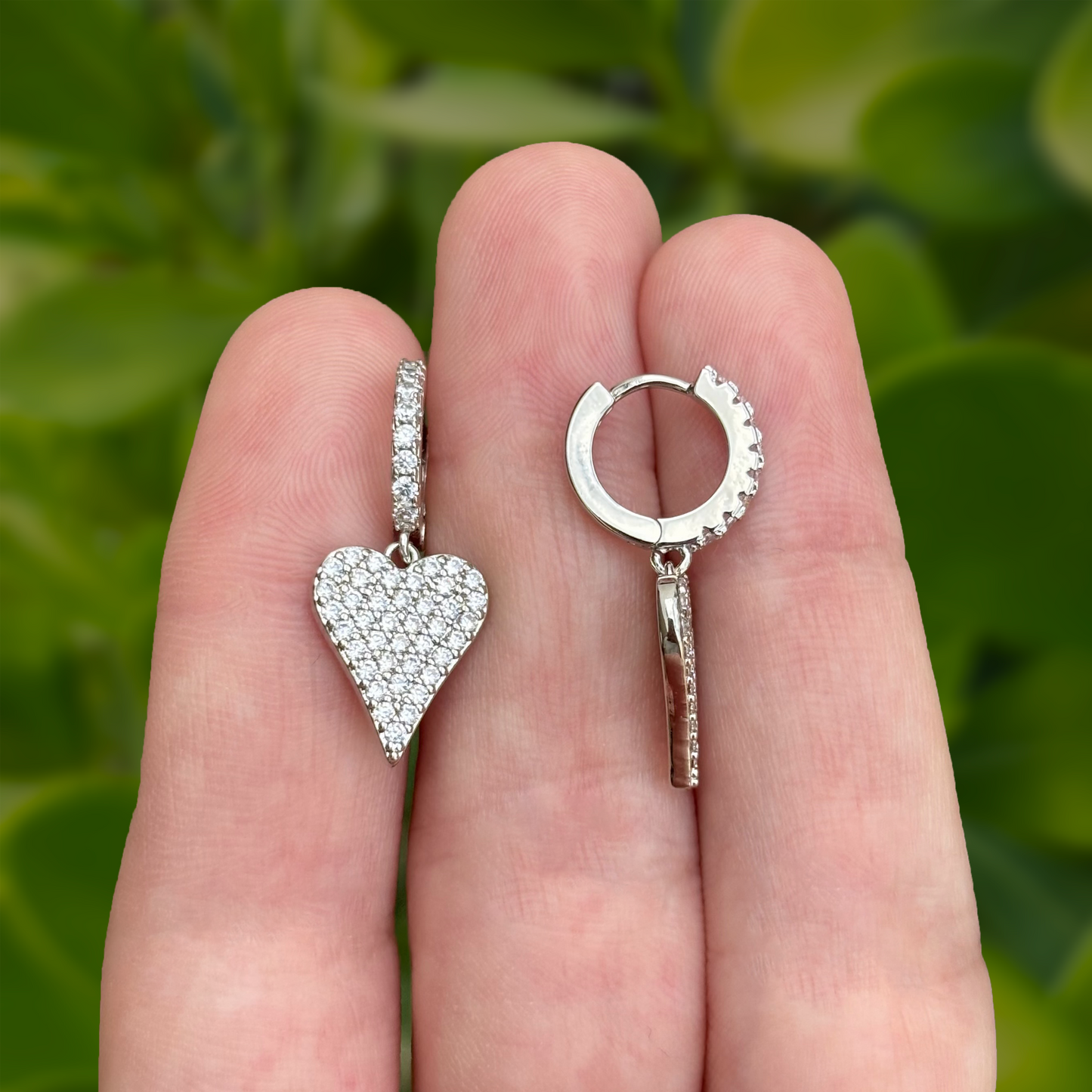 Aretes Arracada Plateada Corazón de Zirconias Chapa de Oro Az276