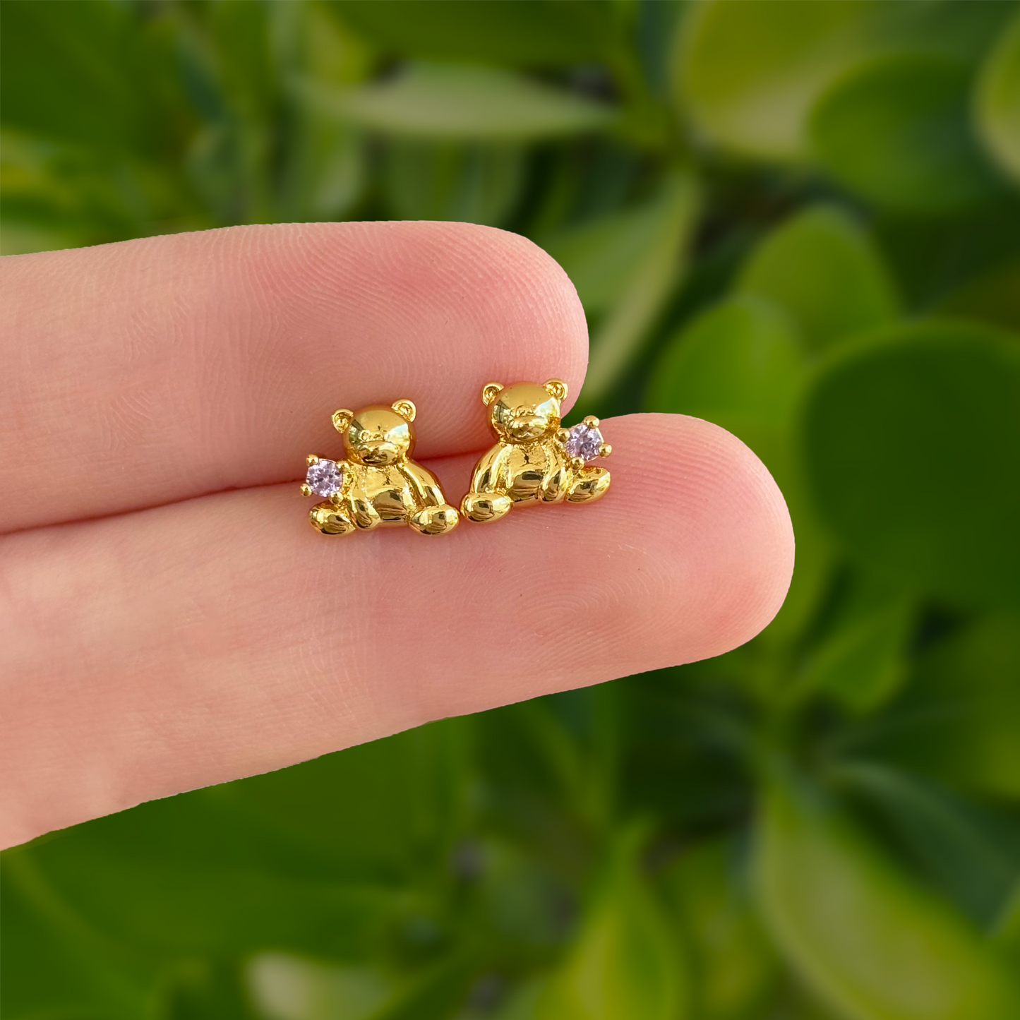 Aretes Dorados Osito con Zirconia Lila Chapa de Oro Az222