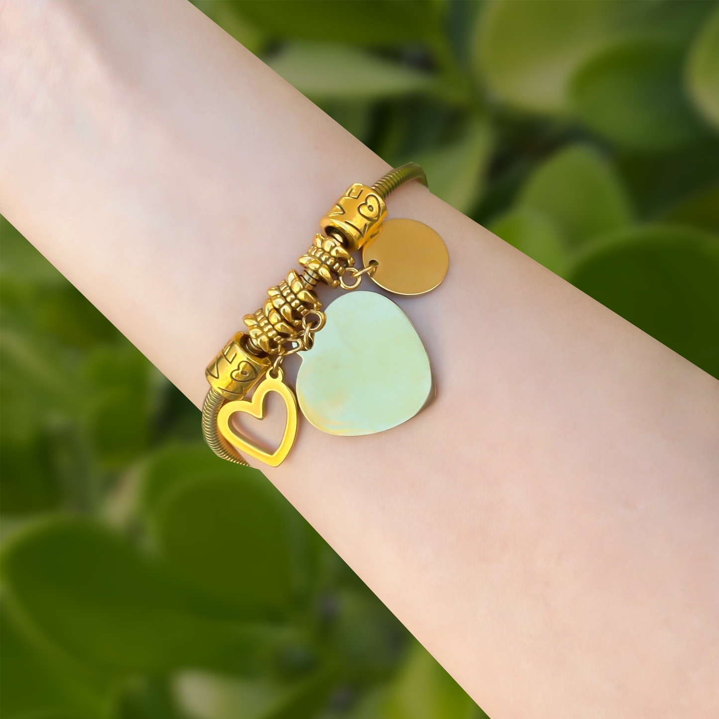 Pulsera Dorada Charms Love Chapa de Oro 2L4