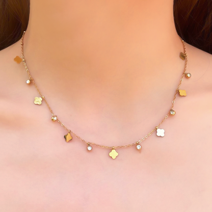 Collar Dorado Trebol Zirconia Acero de Titanio