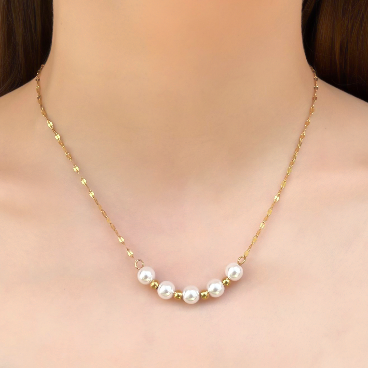 Collar Dorado Perlitas Blancas Acero Inoxidable