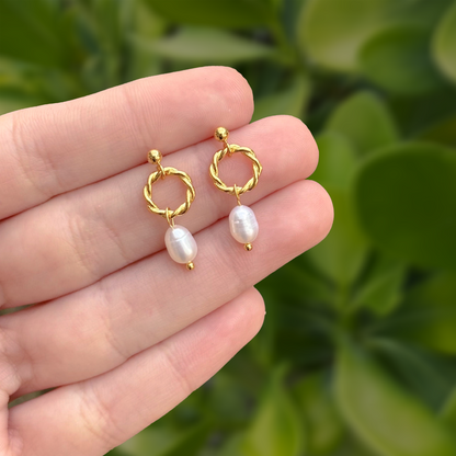 Aretes Dorados Aro y Perla de Río Chapa de Oro 1K4