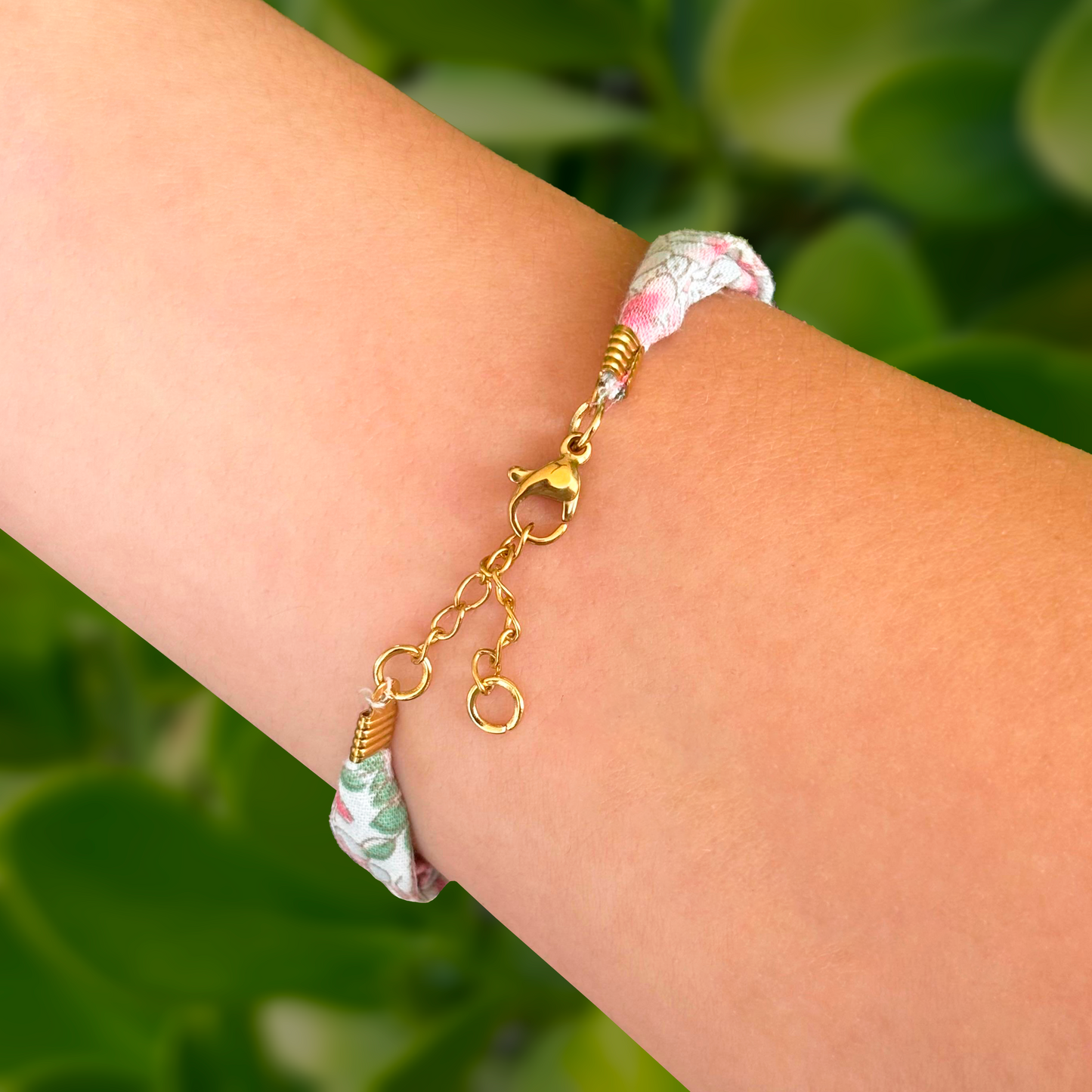 Pulsera Tela y Corazon Dorado Acero Inoxidable 1K4