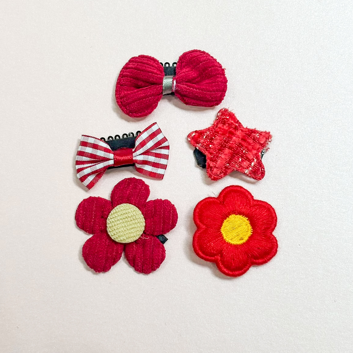Clips Rojos de Niñas