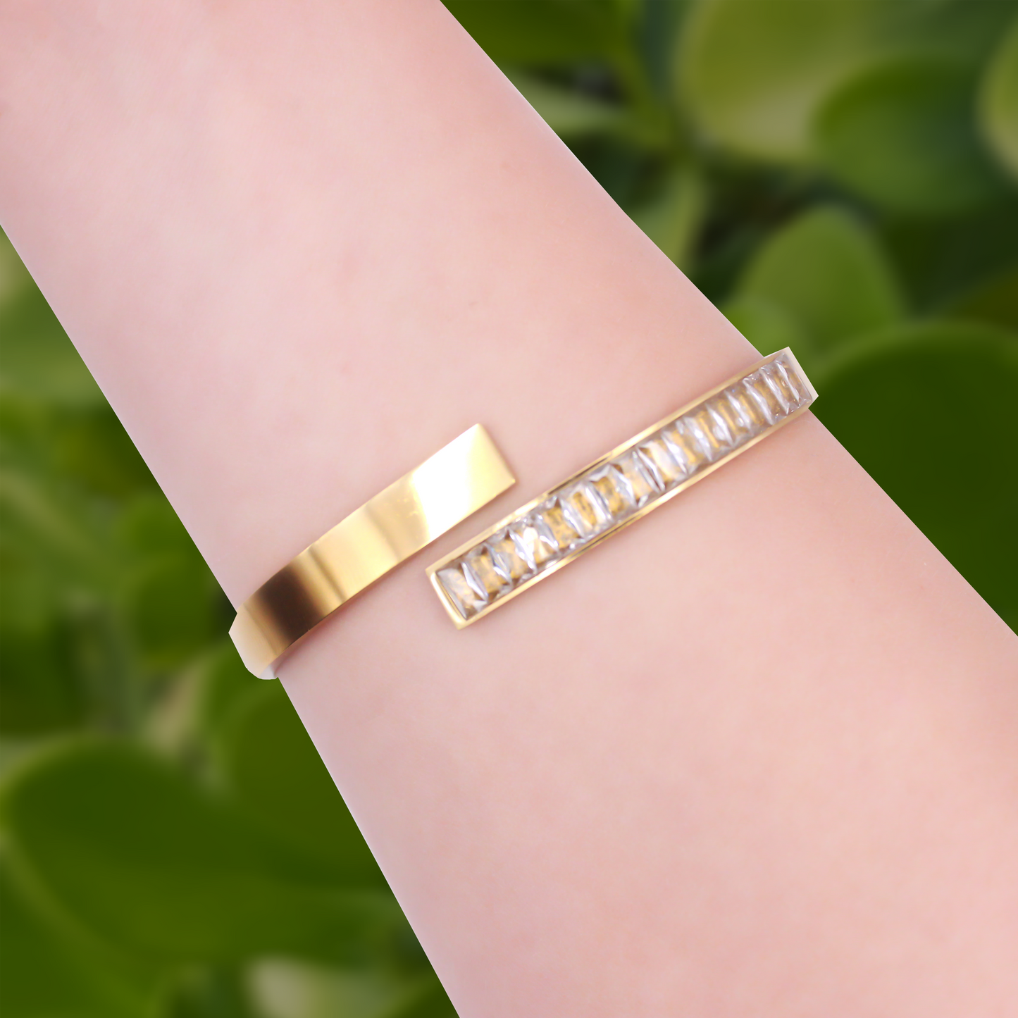 Pulsera Dorada con Zirconias  Acero Inoxidable 3A5