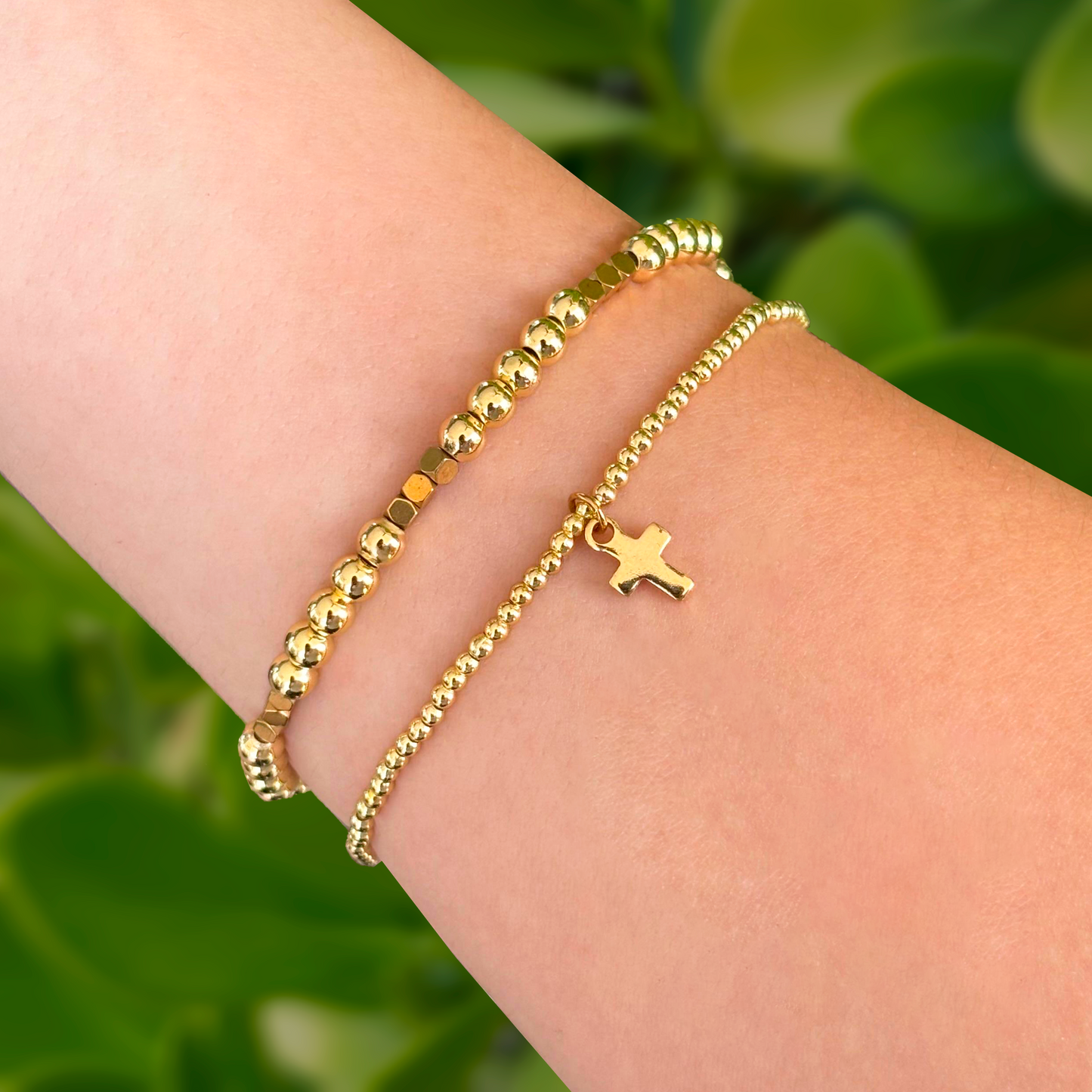 Pulseras Bolitas Doradas y Cruz  2pz 1S6