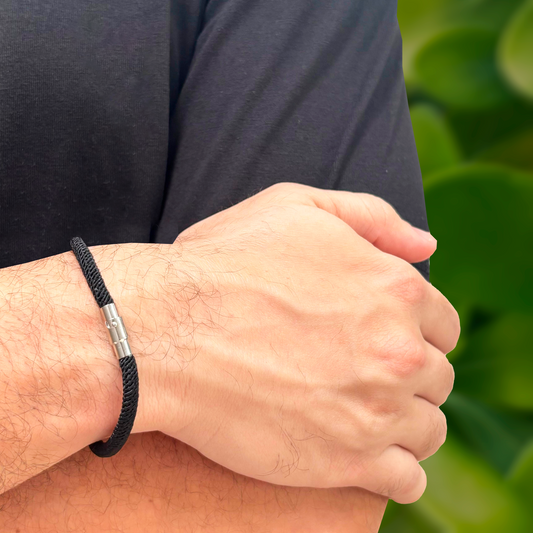 Pulsera Hilo Negro con Imán para Caballero 1G5