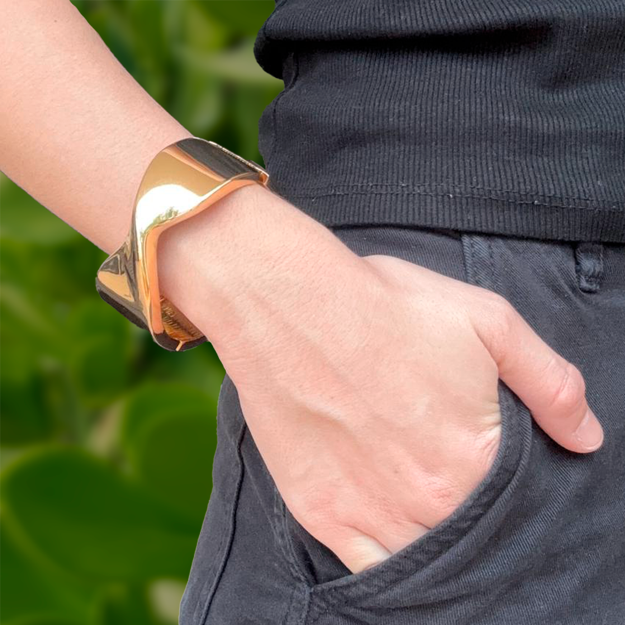 Pulsera Dorada Gruesa 1x8