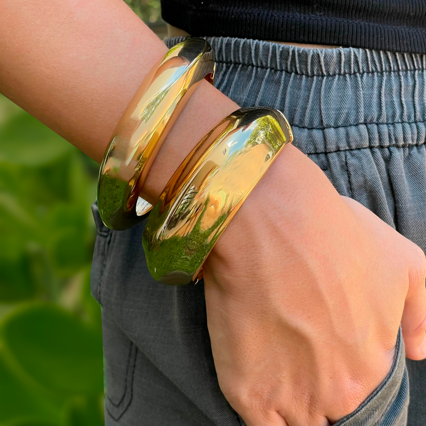 Pulsera Gruesa Dorada  4E9