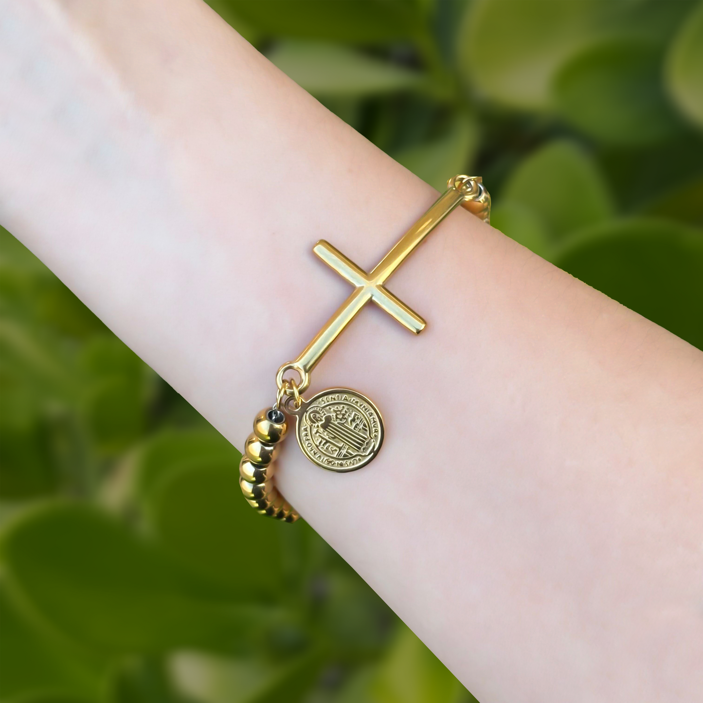 Pulsera Dorada Bolitas Cruz y Medalla Acero Inoxidable