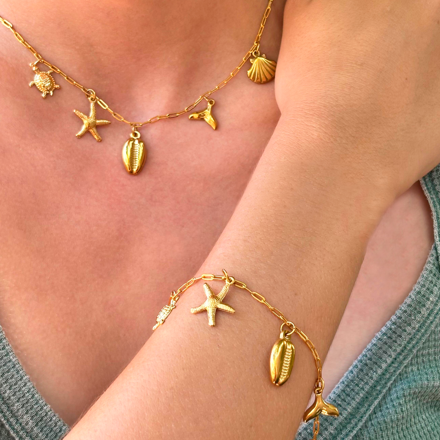 Collar y Pulsera Charms Concha Dorado Acero Inoxidable 1J1