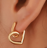 Aretes Linea del Corazon Plateada  C616