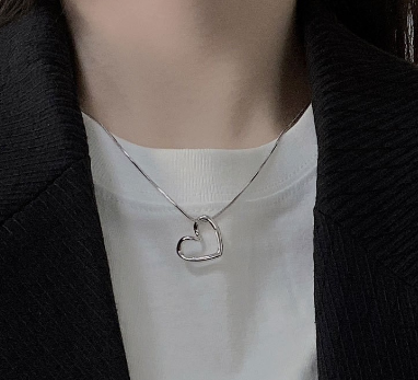 Collar Dorado Corazón Enlazado Acero Inoxidable  2S8