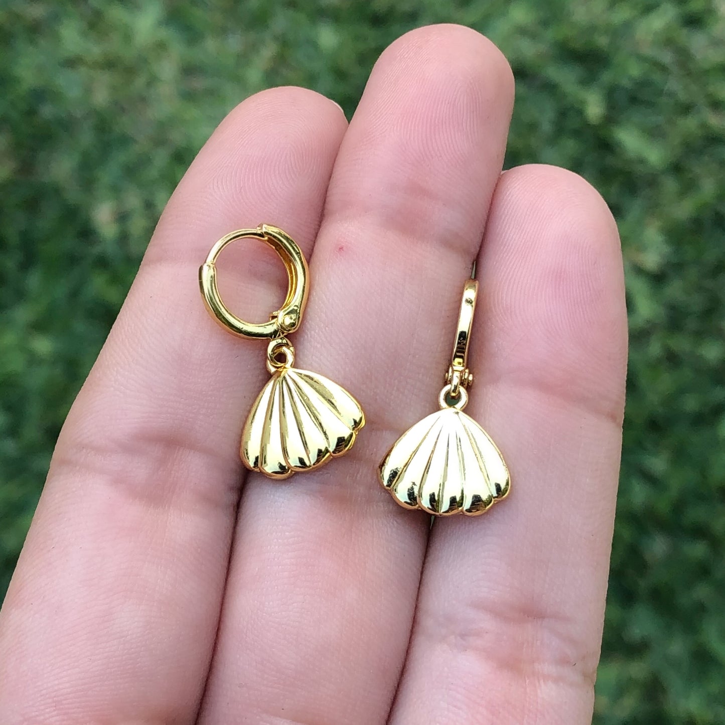 Aretes Conchitas Chapa de oro 14K Az16
