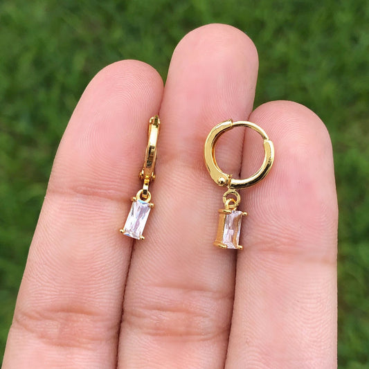 Aretes Dorados Arracada Blanca Chapa de Oro Az219