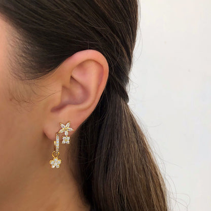 Aretes Flor Chapa de Oro Az115