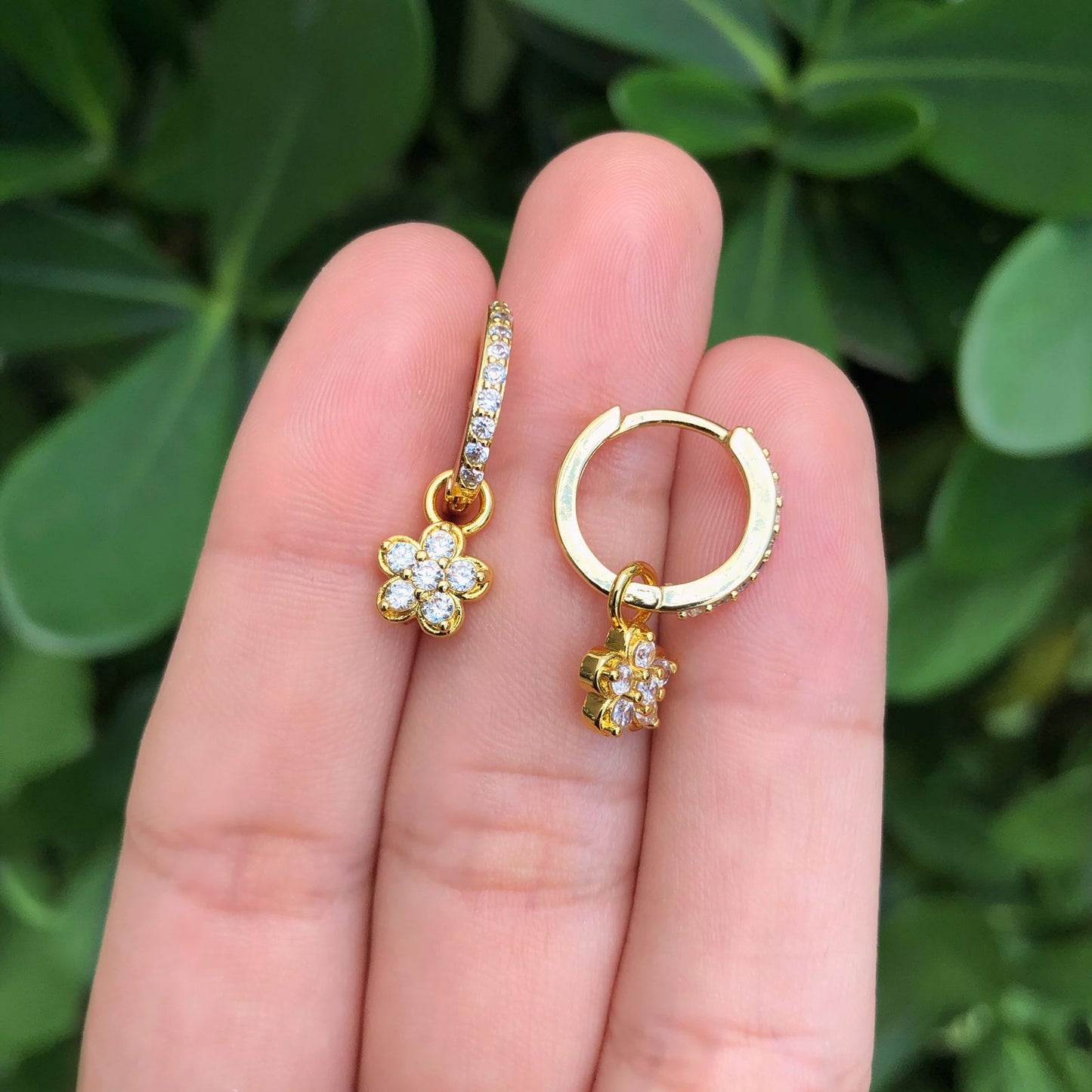 Aretes Flor Chapa de Oro Az115