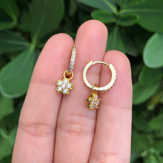 Aretes Flor Chapa de Oro Az115
