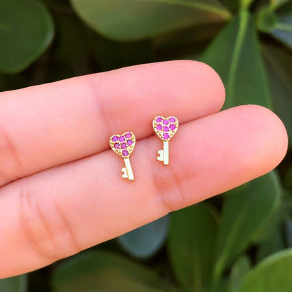Aretes Corazon Llave Magenta Chapa de Oro AZ4