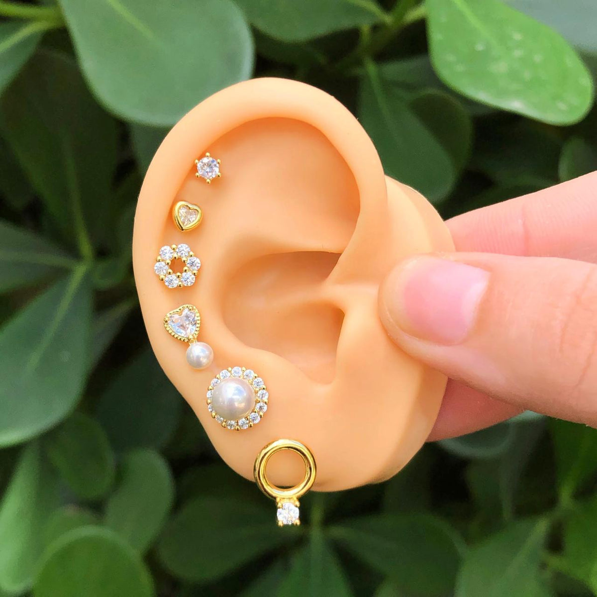Aretes Dorados Corazon Zirconia Blanca Chapa de oro