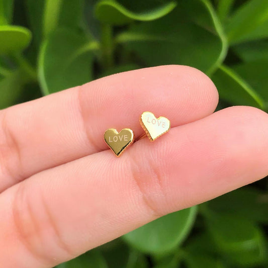 Aretes Corazon Love Chapa de Oro 18K   Az24